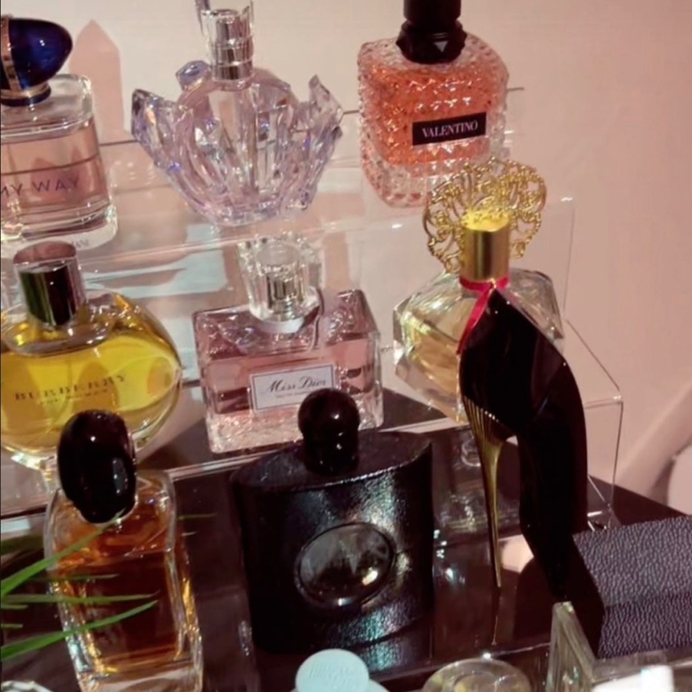 Perfume Stand